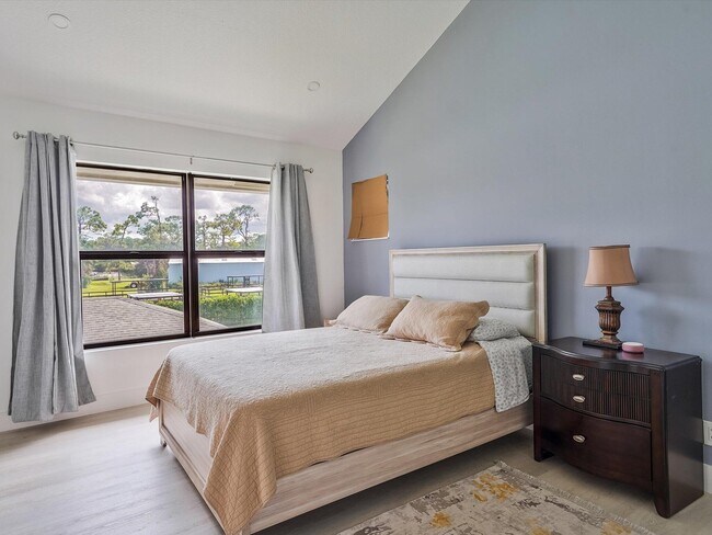 Building Photo - 1350 C Rd