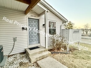 Building Photo - Spacious 5-Bedroom Townhome