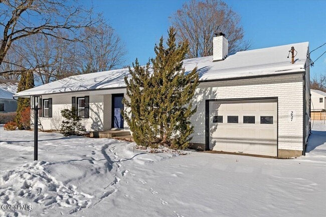 Building Photo - 257 W Circular St