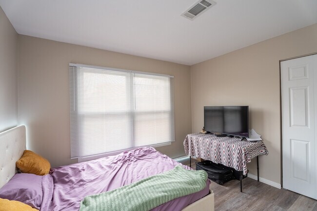 Building Photo - 774 Terrace Ct