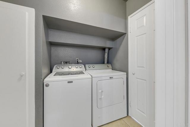 Building Photo - 1390 Palomar Pl