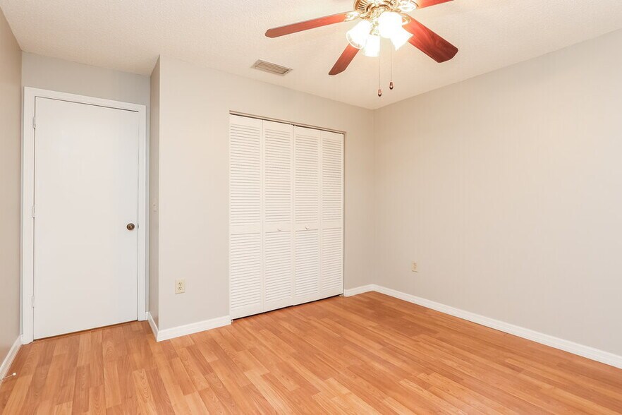 Building Photo - 4913 Ithaca Ln