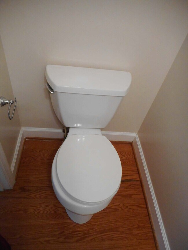 Building Photo - 608 Green St