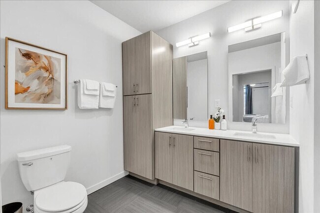 Building Photo - 5100 W Park Ave