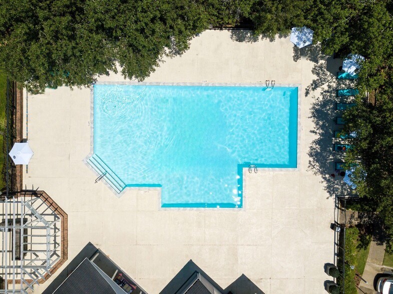 Building Photo - Aurea Apartments