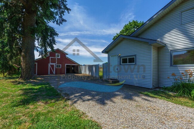 Building Photo - 9811 N Ramsey Rd