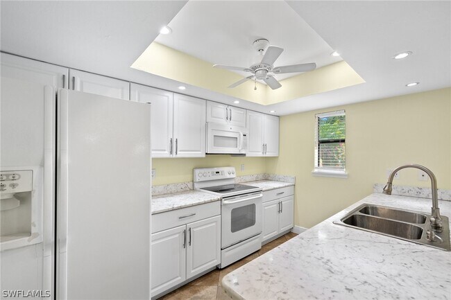 Building Photo - 3212 SE 1st Ct