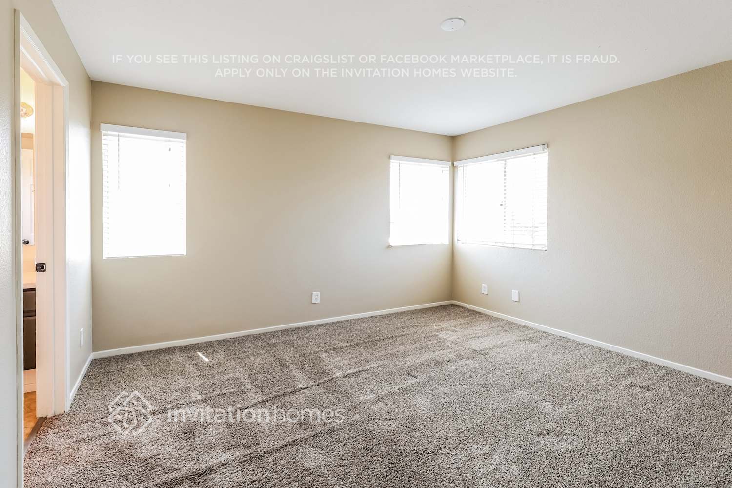 Building Photo - 4421 Fall Ln