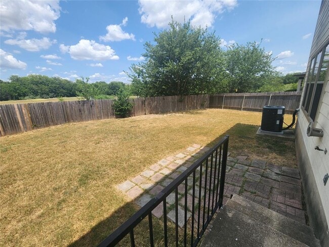Building Photo - 9417 Edmundsbury Dr