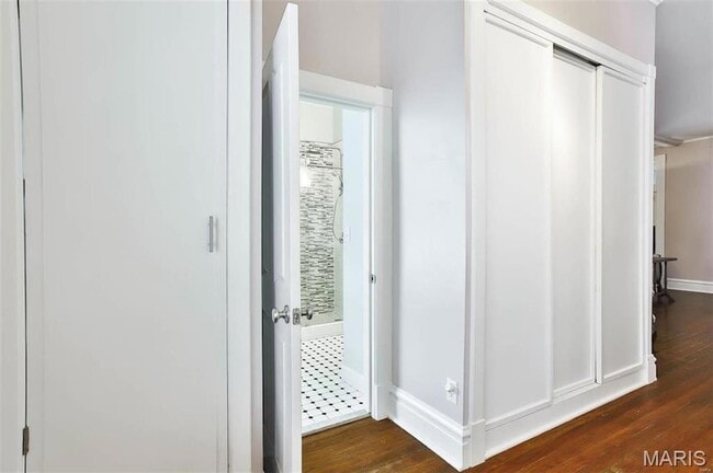 Building Photo - 2018 Senate St