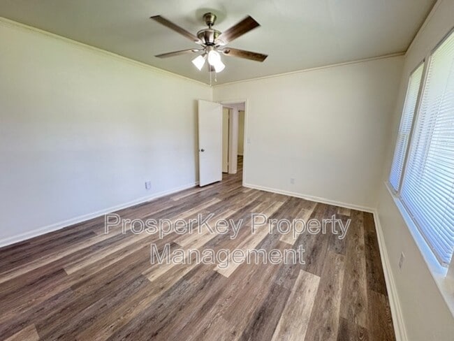 Building Photo - 5900 Frazier Dr