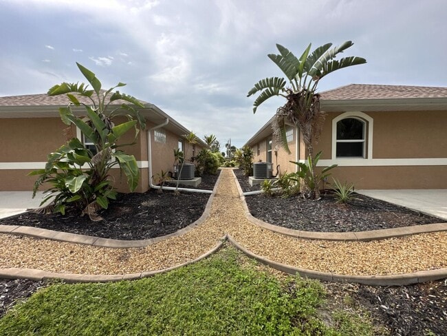 Building Photo - 227 Rotonda Blvd W