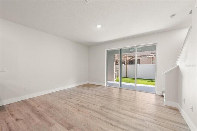 Building Photo - 424 Newmont Cir