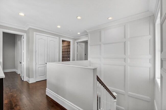 Building Photo - 200 NW 10th St