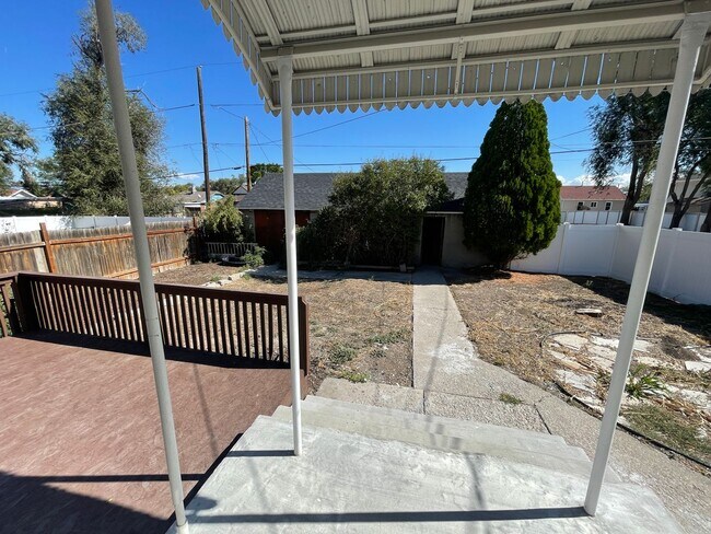 Building Photo - Spacious 4 Bed, 2 Bath Home with 2-Car Garage in Magna