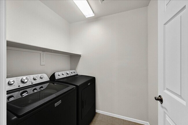 Building Photo - 8755 W Firecracker Ct