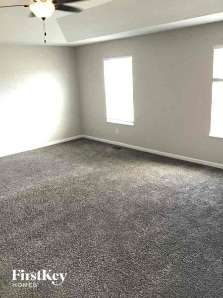 Building Photo - 1727 Declaration Dr W