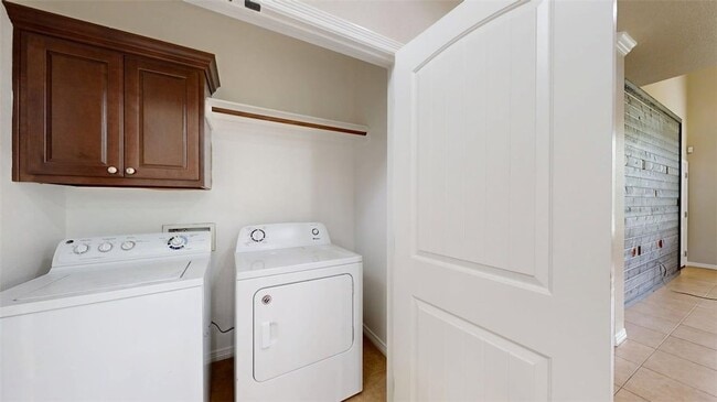 Building Photo - 1102 Milner Dr