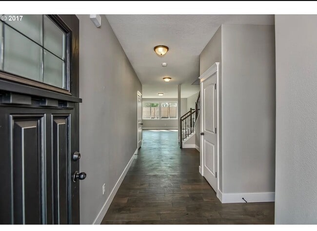 Building Photo - Available Now!  Newer Home in Desirable Neighborhood.