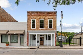 Building Photo - 621 S Main St