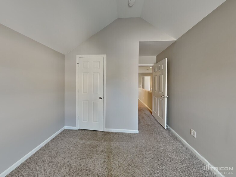 Building Photo - 4335 Springhaven Dr