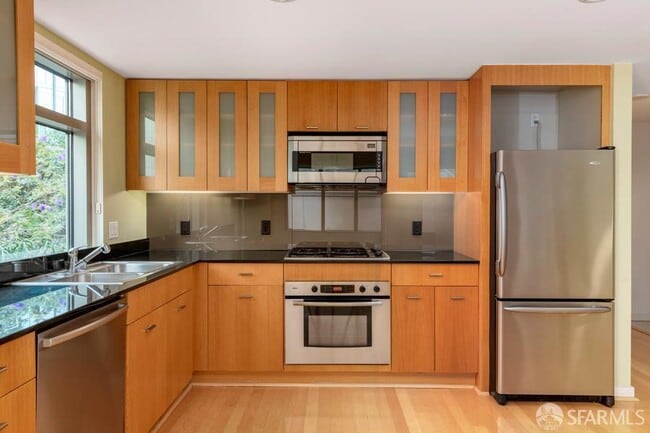 Building Photo - 355 1st St