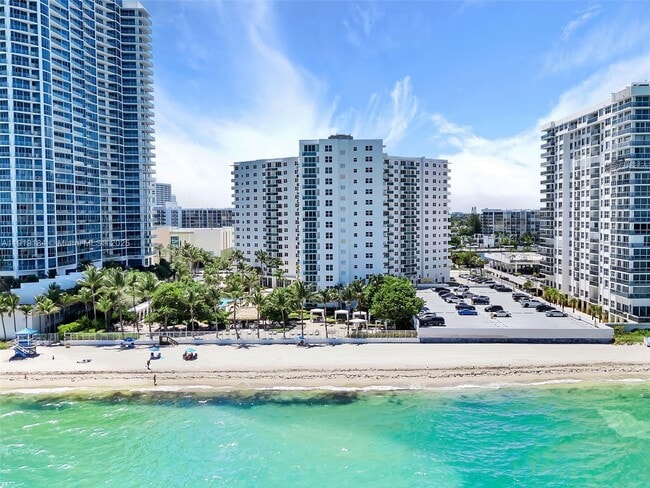 Building Photo - 3001 S Ocean Dr