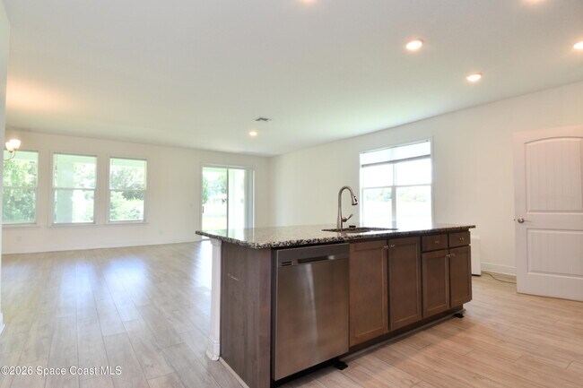 Building Photo - 1542 Killian Dr
