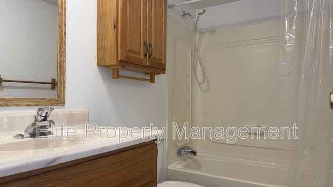 Building Photo - 98 E Byrd Dr