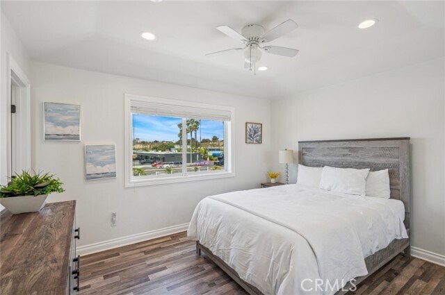 Building Photo - 6111 Seashore Dr