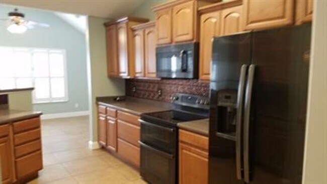 Building Photo - 2108 Cherokee Dr