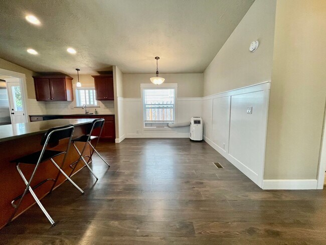 Building Photo - Single Story- 3 Bedroom, 2 Bath Spacious Home with Large Yard