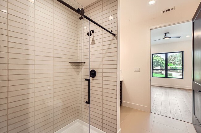Building Photo - 10899 S Hausman, Unit 201