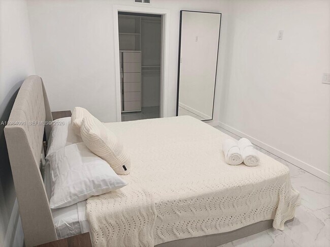 Building Photo - 1220 NW 37th Ave