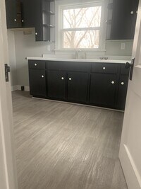Building Photo - 216 3rd Ave