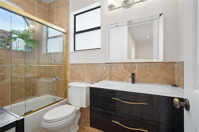 Building Photo - 3300 NE 171 St