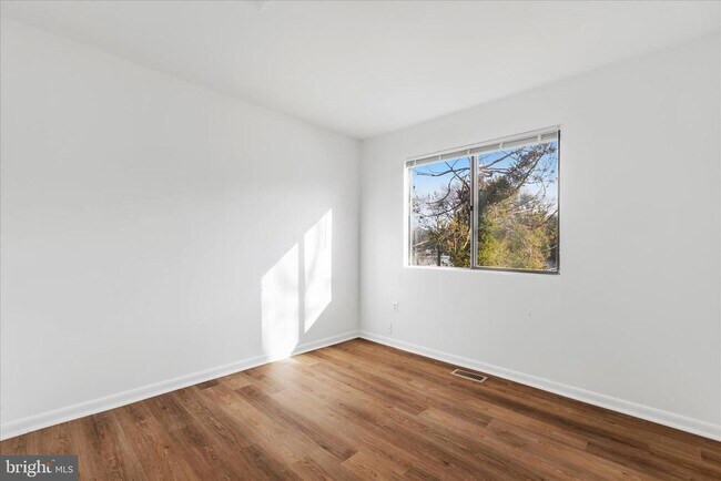 Building Photo - 6911 Cipriano Woods Ct