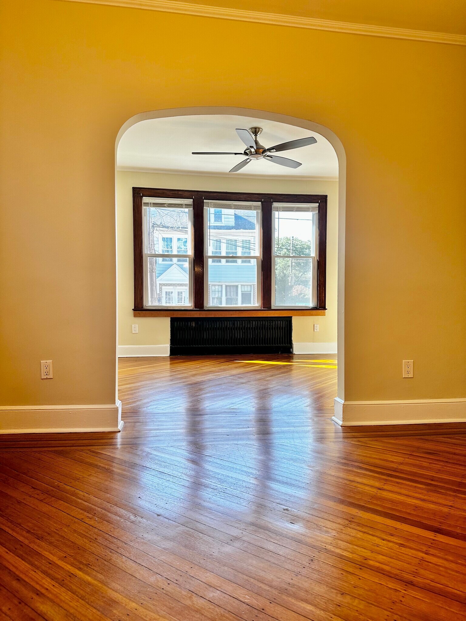 Building Photo - 228 Laurel Ave