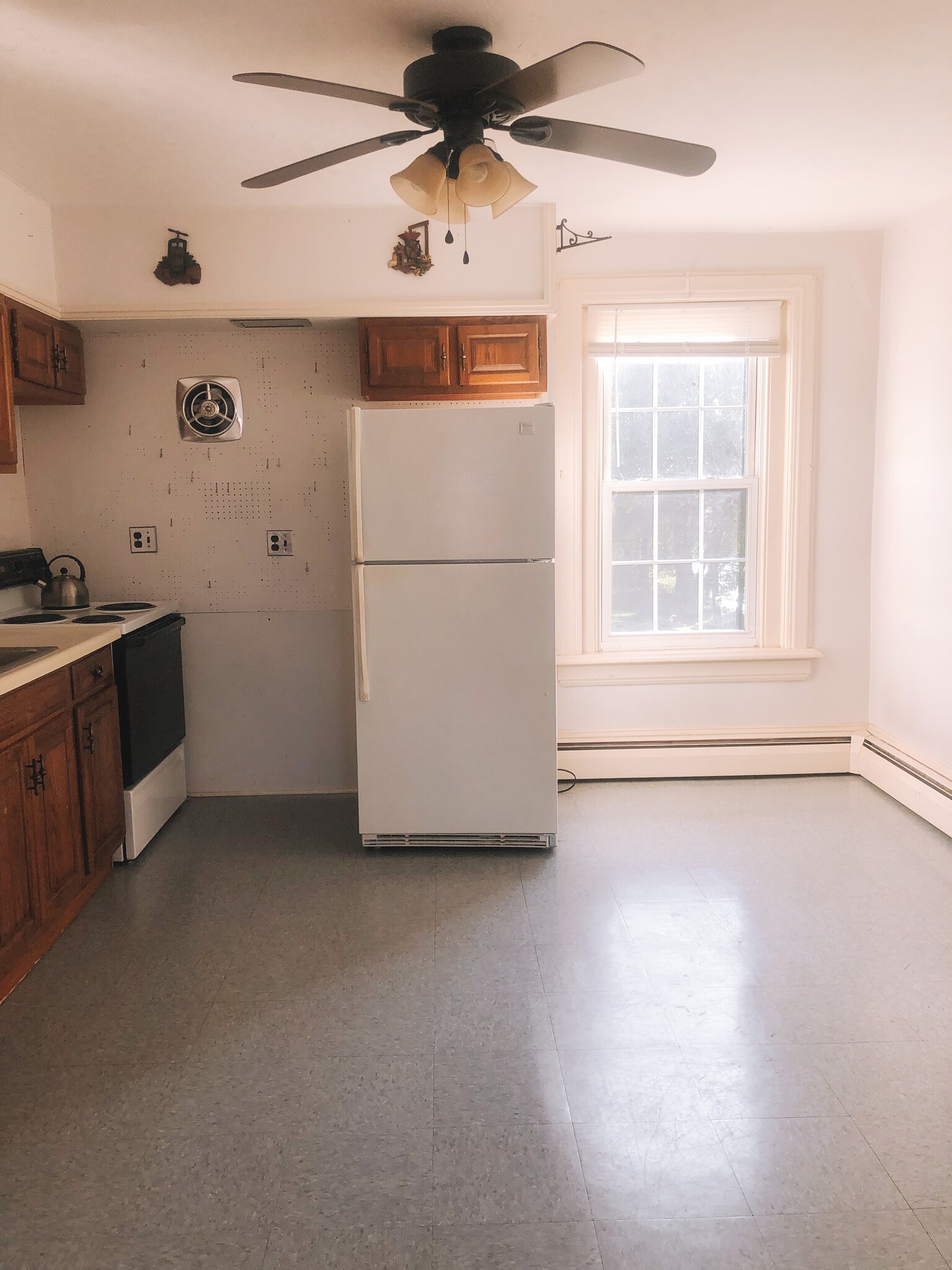 Kitchen - 540 Stewart Rd