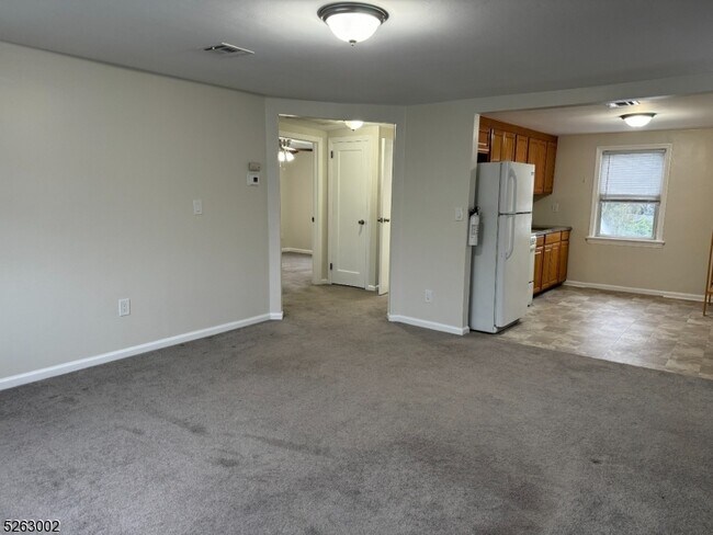 Building Photo - 42 Summit Ave