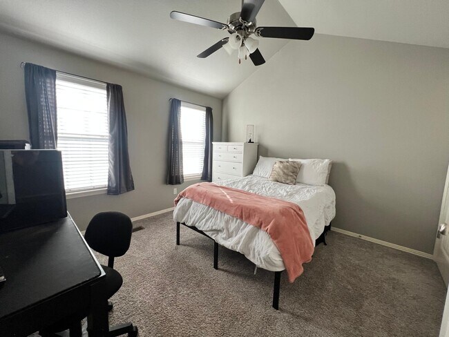 Building Photo - 2788 W Auburn Dr