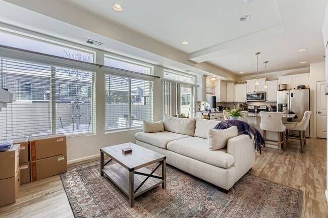 Building Photo - 9335 Arklow Wy