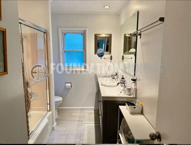 Building Photo - Modern Bret Harte Home with Gourmet Kitchen - FOUNDATION