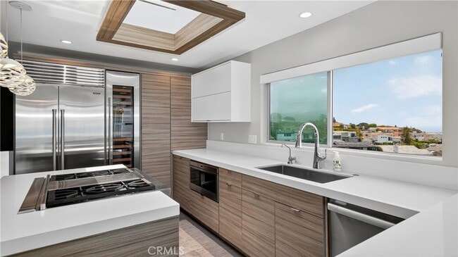 Building Photo - 855 Santa Ana St