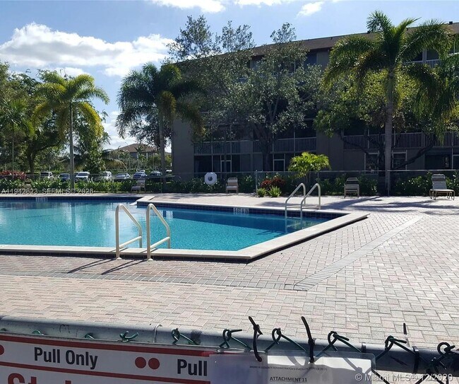 Building Photo - 850 SW 133rd Terrace