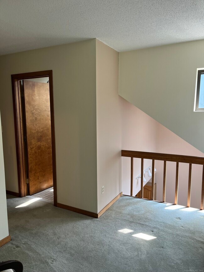 Building Photo - 492 Pumpkin Hill Rd