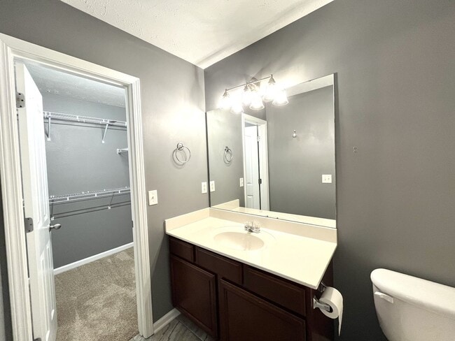 Building Photo - INDIAN PARK END UNIT TOWNHOME!