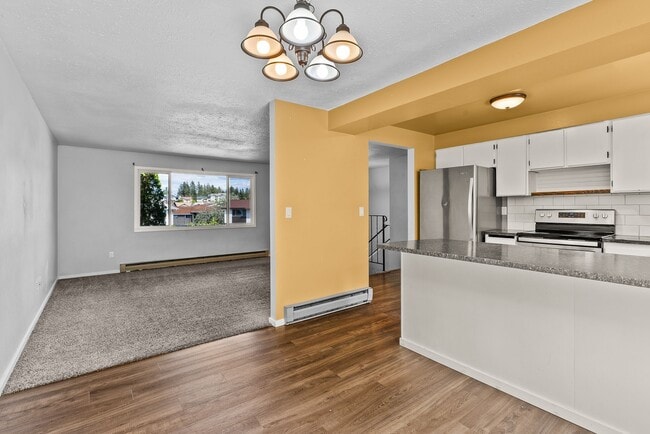Building Photo - 2715 N Whipple Ct