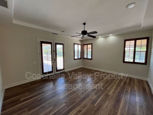 Building Photo - 135 Tesori Dr