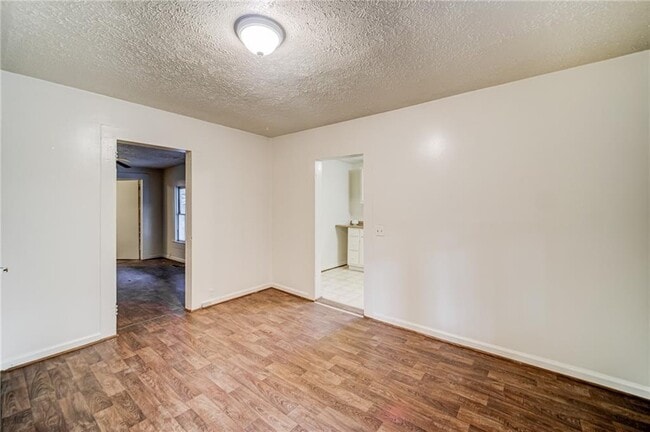 Building Photo - 1290 Reavis Mountain Rd